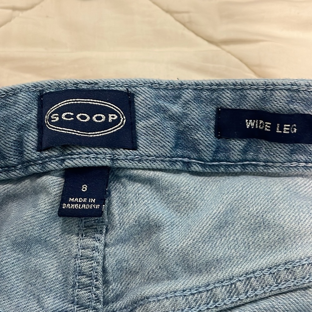 Scoop wide leg size 8 light wash 31” inseam Jean - Picture 4 of 5